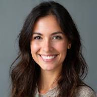 Professional headshot of Ana Costa, Lead Audio Engineer at Estúdio Horizonte Sonoro.